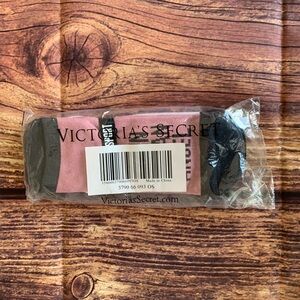 NWT Victoria Sport Women's Train Like An Angel Low Show Socks - Set of 2 Sz: OS